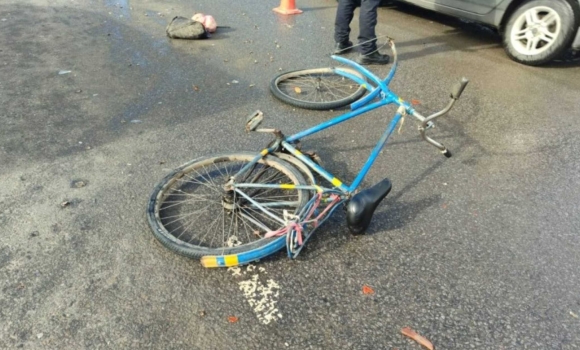 На Тульчинщині 63-річна велосипедистка потрапила під колеса авто