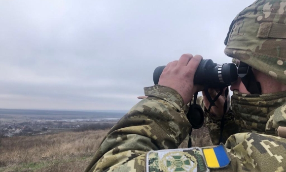 На Вінниччині прикордонники розповіли як рятували з-під обстрілів поранену вівчарку