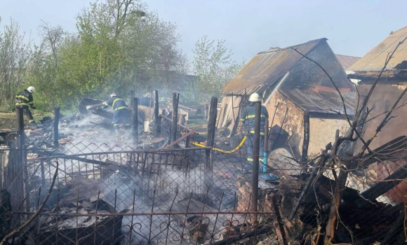 На Вінниччині за один день згоріли чотири господарчі будівлі 