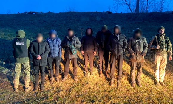 На Вінниччині затримали сімох чоловіків, які хотіли незаконно перетнути кордон