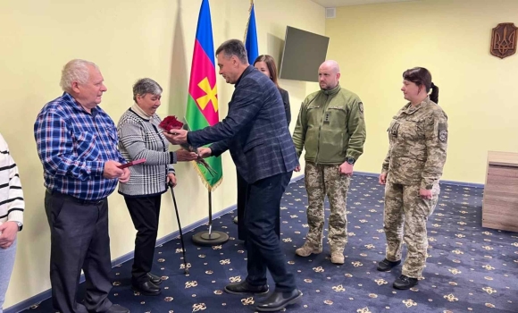 На Вінниччині батьки отримали орден загиблого на фронті сина-героя