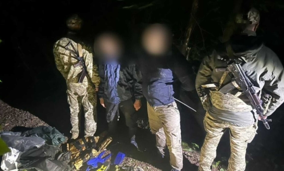 На Вінниччині двоє чоловіків намагалися «в ластах» переплисти Дністер