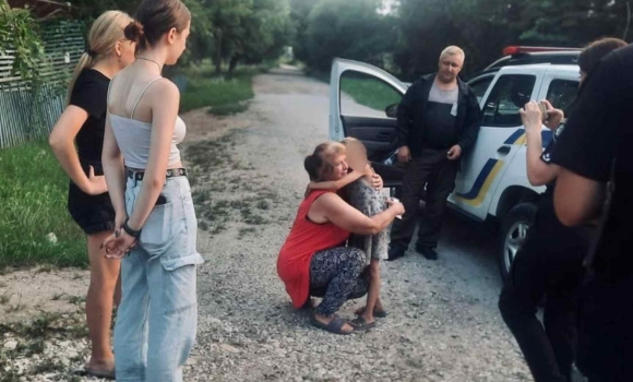 На Вінниччині дитина заблукала в лісі, куди пішла з батьком по гриби