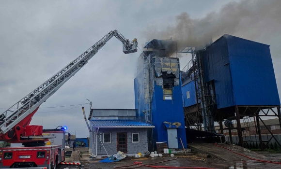 На Вінниччині горіла зерносушарка - вогонь знищив три тонни соняшника На Вінниччині горіла зерносушарка - вогонь знищив три тонни соняшника
