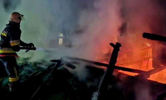На Вінниччині горіли господарські споруди у двох громадах