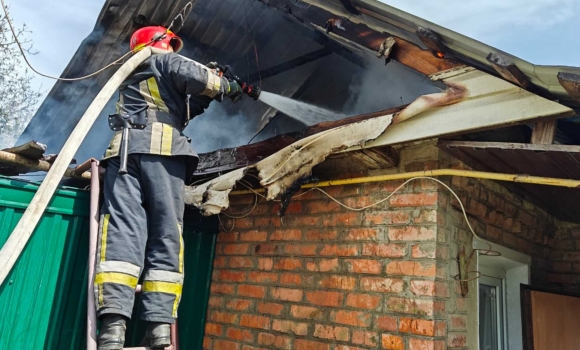 На Вінниччині горіли тюки сіна, господарчі будівлі та приватні будинки