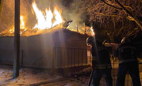 На Вінниччині горів мотель, рятувальники евакуювали 22 людини