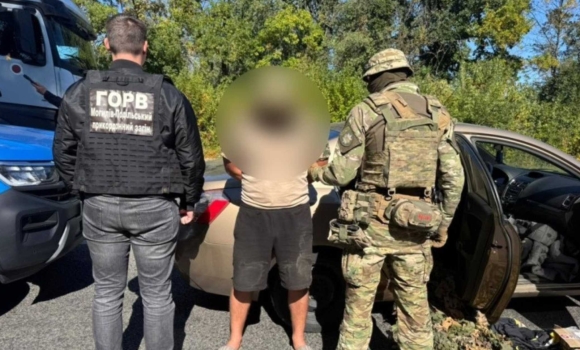 На Вінниччині харків’янин намагався незаконно переправити чоловіка призовного віку до Молдови