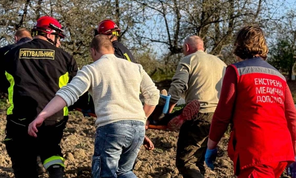 На Вінниччині мотоблок ледь не розчавив ногу своєму господарю
