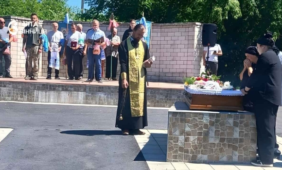 На Вінниччині поховали 23-річного молодшого сержанта — захисника України та ветерана бойових дій