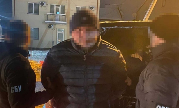 На Вінниччині посадовець та комендант медколеджу допомагали ухилитися від мобілізації