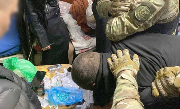 На Вінниччині правоохоронці перекрили канал постачання наркотиків до колонії