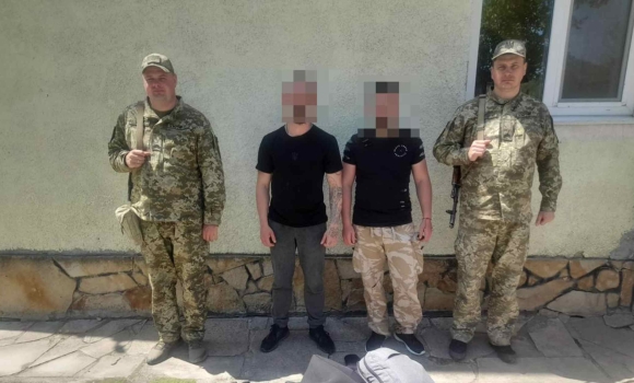 На Вінниччині прикордонники затримали велосипедистів у гідрокостюмах