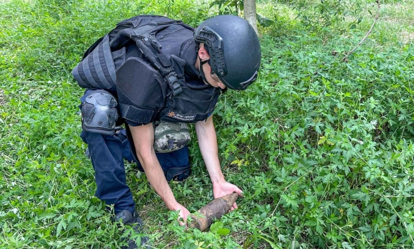 На Вінниччині сапери ДСНС знищили 11 артилерійських снарядів і міну