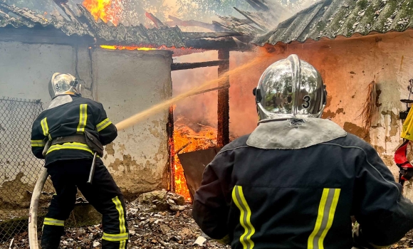 На Вінниччині у гаражі згорів автомобіль