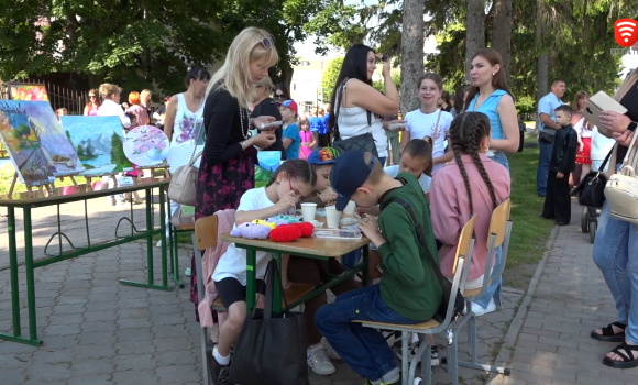 На Вінниччині у містечку Бар провели масштабне святкування Міжнародного дня захисту дітей