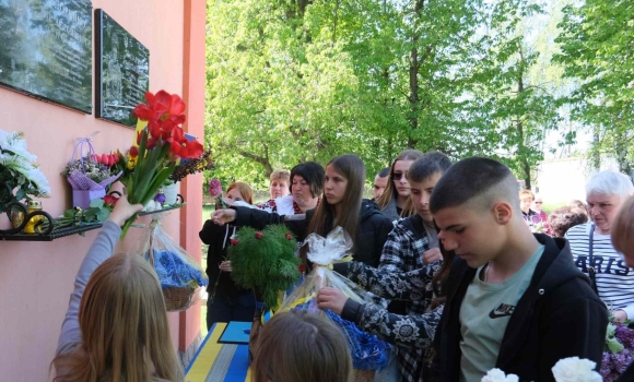 На Вінниччині відкрили меморіальну дошку Герою, який брав участь у висадці десанту на о. Зміїний