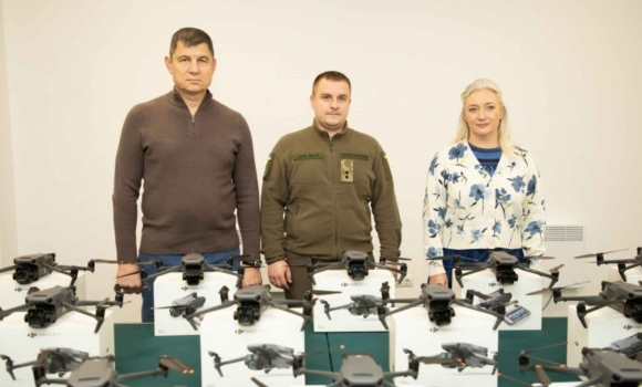 На Вінниччині військовим передали необхідне обладнання - 20 квадрокоптерів На Вінниччині військовим передали необхідне обладнання - 20 квадрокоптерів