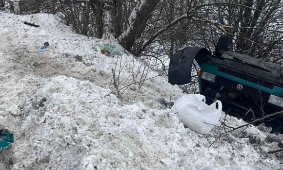 На Вінниччині водій мікроавтобуса з’їхав у кювет один пасажир загинув