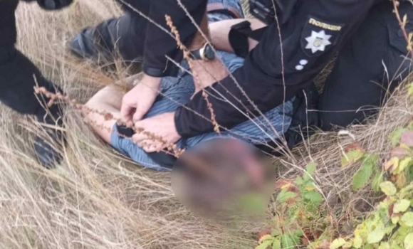 На Вінниччині вранці знайшли тіла двох школярів з ножовими пораненнями