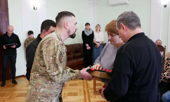 На Вінниччині вручили посмертні нагороди рідним шести полеглих Героїв