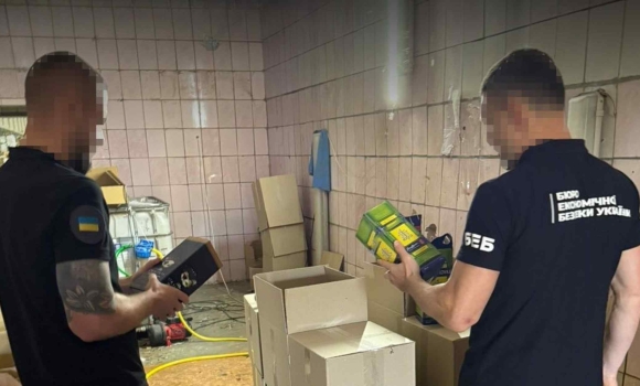 На Вінниччині й ряді інших областей тривають обшуки на підпільних виробництвах фальсифікату