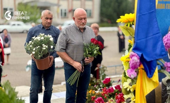 На Вінниччині з'явилася Алея пам'яті сержанта-прикордонника, який загинув на Харківщині На Вінниччині з'явилася Алея пам'яті сержанта-прикордонника, який загинув на Харківщині