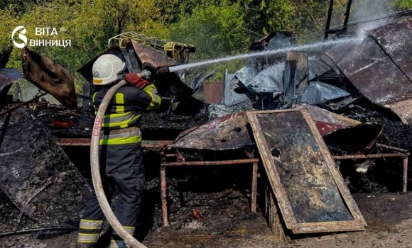 На Вінниччині за добу ліквідували 15 пожеж, горіли трава, вагончик і оселі