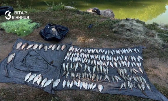 На Вінниччині затримали порушника з 17 кілограмами риби, яку він наловив сітками