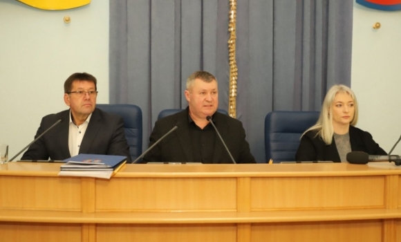 На Вінниччині затвердили накази про передачу техніки та обладнання військовим На Вінниччині затвердили накази про передачу техніки та обладнання військовим