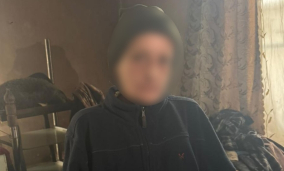 На Вінниччині жінка забрала з могили військовослужбовця поминальну лампадку