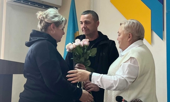 На Вінниччині зустріли воїна, який повернувся додому після трьох з половиною років полону