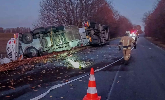На вінницькій трасі перекинулась автоцистерна зі скрапленим газом 