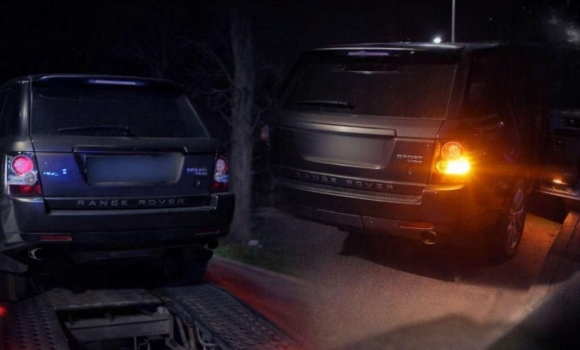 На виїзді з Вінниці патрульні зупинили елітний позашляховик і вилучили у водія “білий порошок”