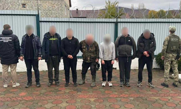 На Закарпатті затримали чоловіків, які намагалися перетнути кордон – серед них вінничанин На Закарпатті затримали чоловіків, які намагалися перетнути кордон – серед них вінничанин