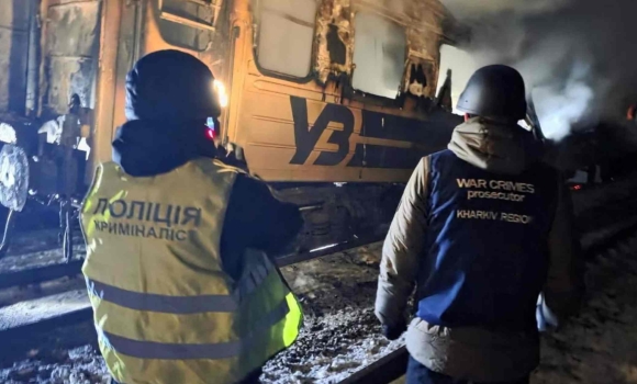 Над вінницьким вокзалом приспустили стяг у пам'ять про загиблих пасажирів