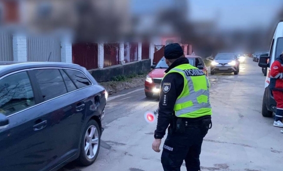 Наслідки вибухів поліцейські працюють на місцях ворожих ударів по Вінниці