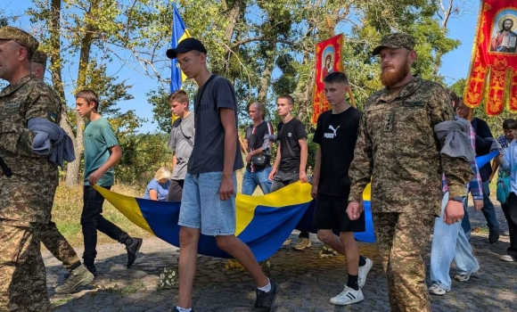 Нацгвардійця “Азову” проводжали в останню путь у Гайсинській громаді