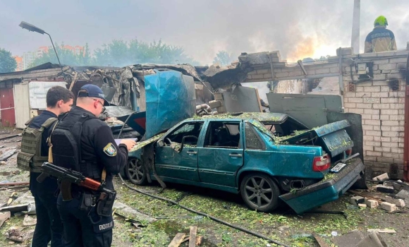 Найбільший обстріл Івано-Франківська від початку війни, а в Києві - руйнування й загиблий