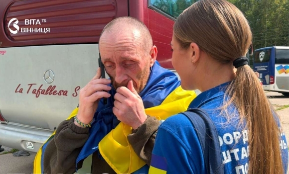 Наймолодшому 25 років, найстаршому — 59 з російської неволі визволили ще 103 воїнів Наймолодшому 25 років, найстаршому — 59 з російської неволі визволили ще 103 воїнів
