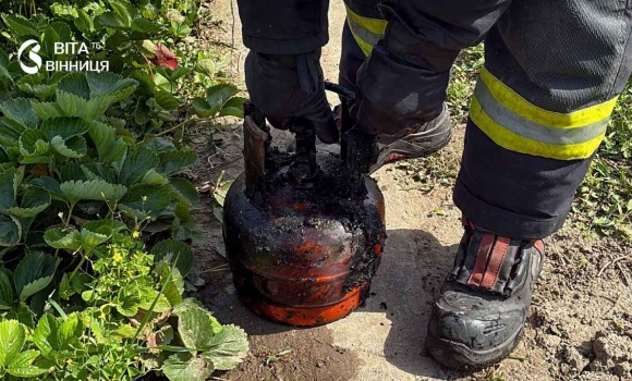 Несправний газовий балон спричинив пожежу в підвалі житлового будинку у Ладижині