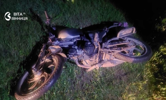 Нетверезий водій мотоцикла збив жінку у Хмільницькому районі Нетверезий водій мотоцикла збив жінку у Хмільницькому районі