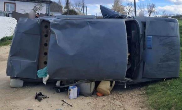 Нічна троща на Жмеринщині 18-річний водій не втримав на дорозі ВАЗ із пасажирами-підлітками