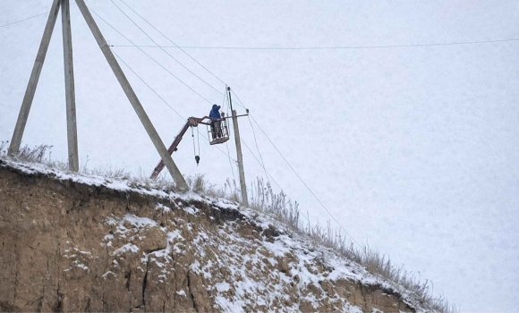 Обрив лінії електропередач залишив без світла чотири населених пункти на Вінниччині Обрив лінії електропередач залишив без світла чотири населених пункти на Вінниччині
