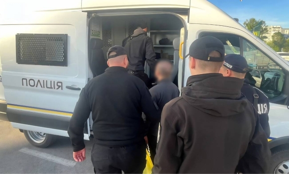 Обшуки на Вінниччині комбата затримали за «відкати» з бойових виплат підлеглих