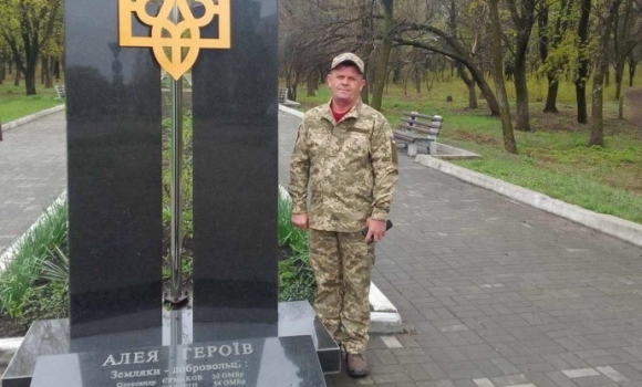Один в лісі не воїн Історія захисника з Вінниччини, який залишився сам на позиції, а повернувся з полоненим