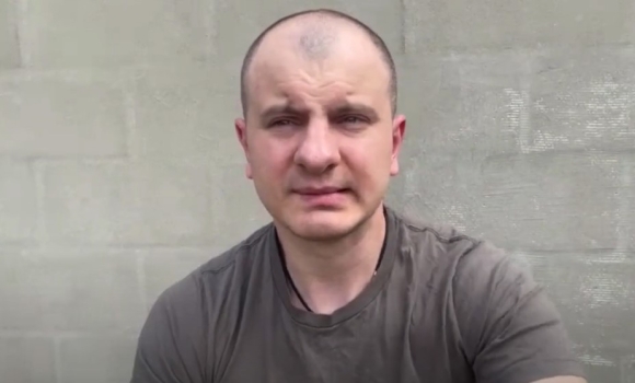 Офіцер ЗСУ Євген Карась: "Час безжально виганяти цих бомжів"