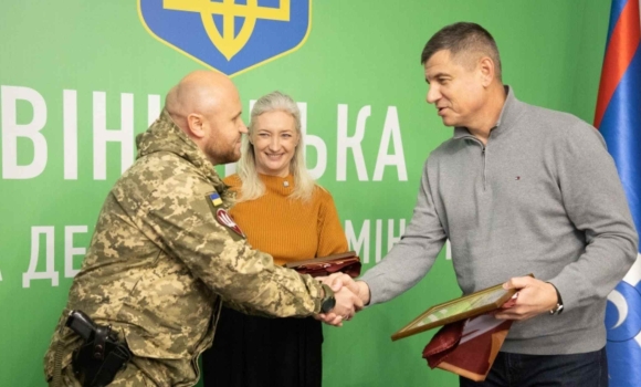 Окремій аеромобільній Наддніпрянській бригаді у Вінниці передали безпілотники Окремій аеромобільній Наддніпрянській бригаді у Вінниці передали безпілотники