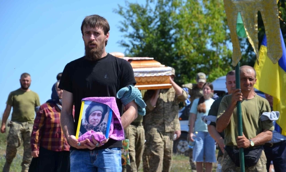 Ольгопільська громада проводжала в останню путь Героя-захисника
