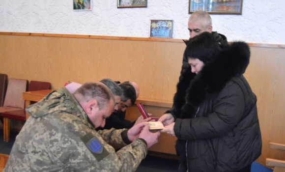 Орден “За мужність” III ступеня вручили рідним загиблого Героя із Великої Русави Орден “За мужність” III ступеня вручили рідним загиблого Героя із Великої Русави